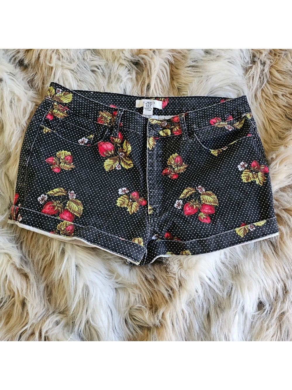 Strawberry Patch Shorts Black